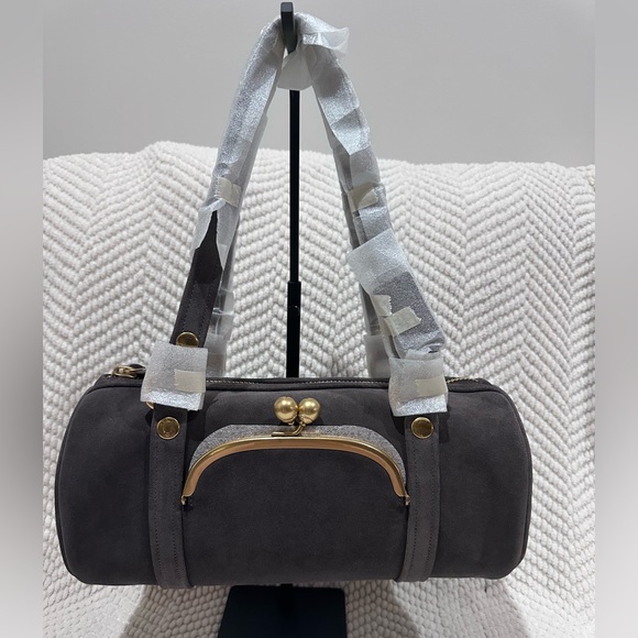 NWT COACH 2026 RUNWAY KISSLOCK BARREL IN WHISPER GRAY! STUNNING!! - Picture 1 of 11